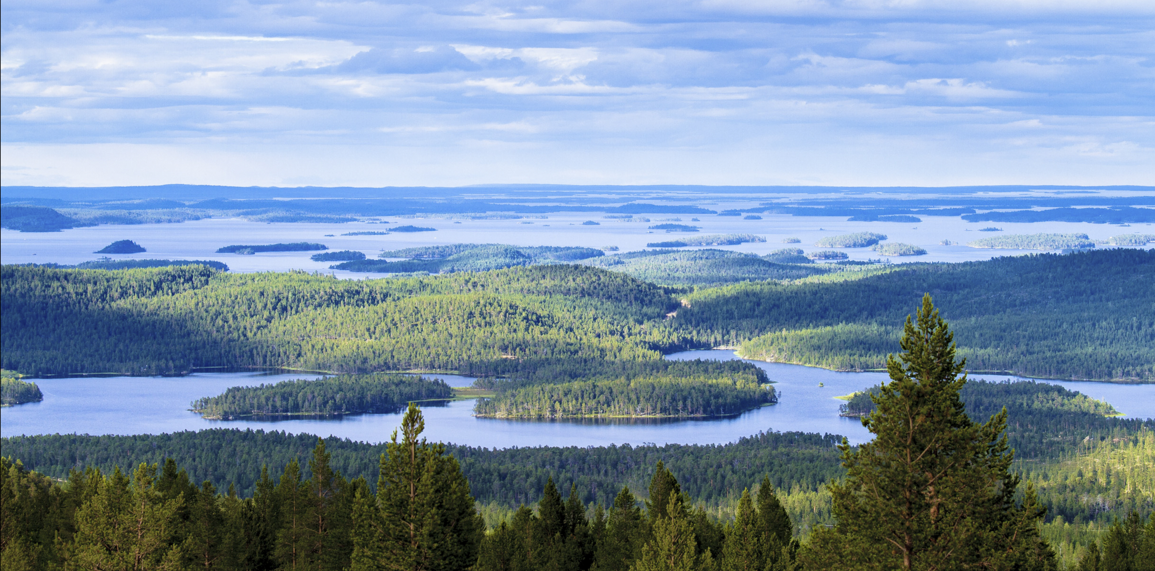 Inarijärvi kesällä, maisemakuva